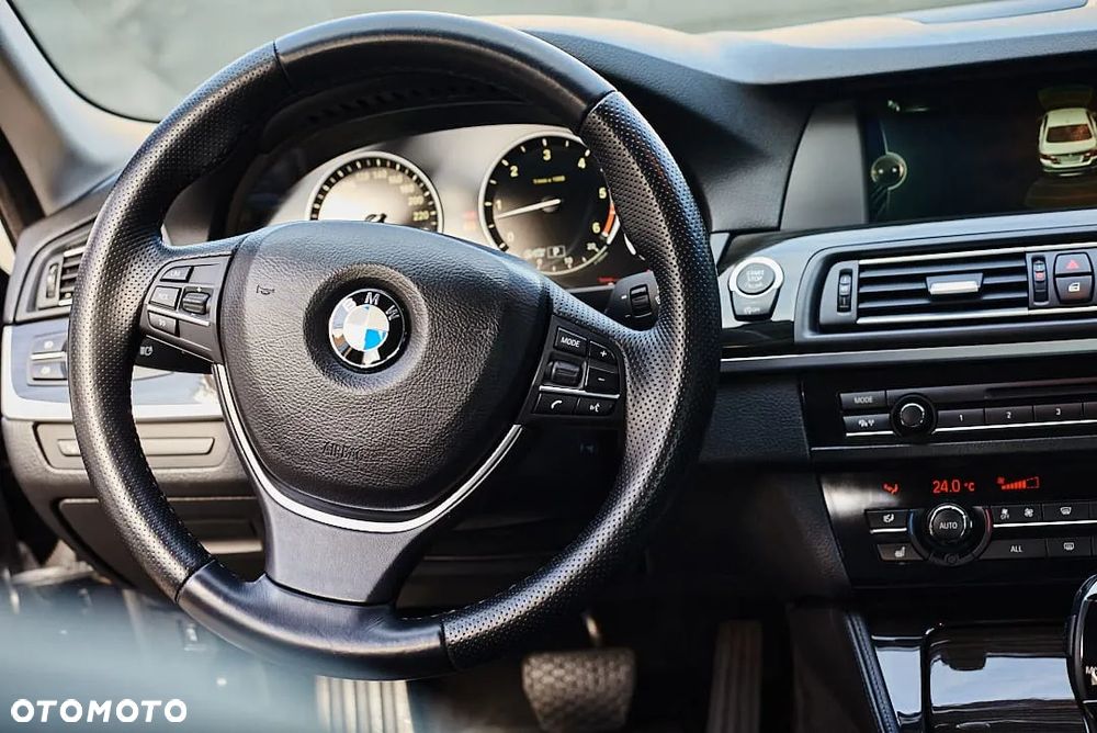 BMW Seria 5 530d xDrive - 10