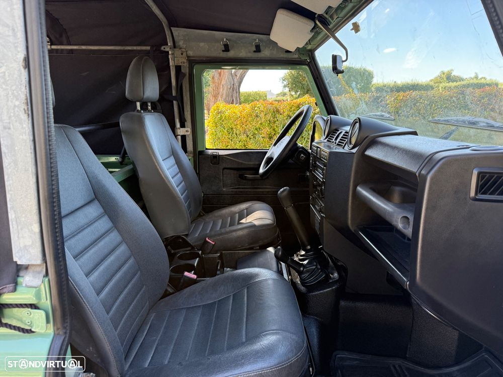 Land Rover Defender 90 2.4 CRD E - 8