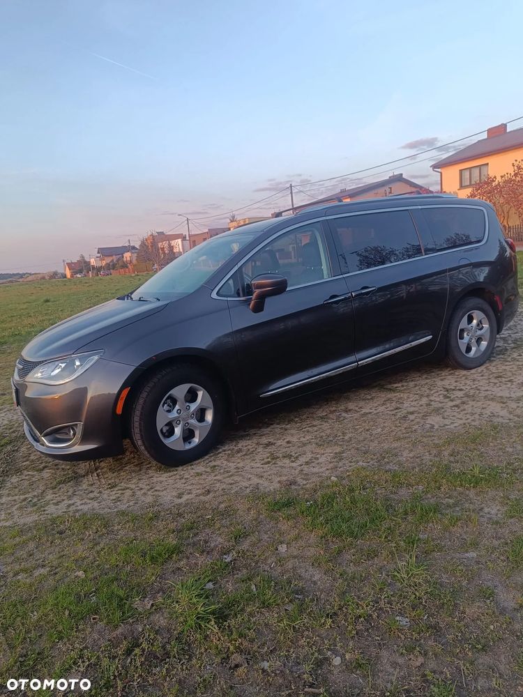Chrysler Pacifica - 7