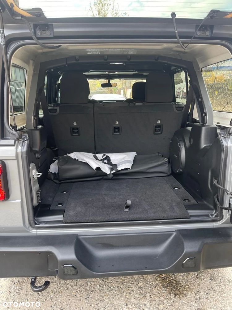 Jeep Wrangler - 5