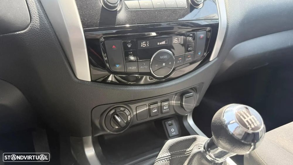 Nissan Navara 2.3 dCi CD 4WD N-Connecta - 18