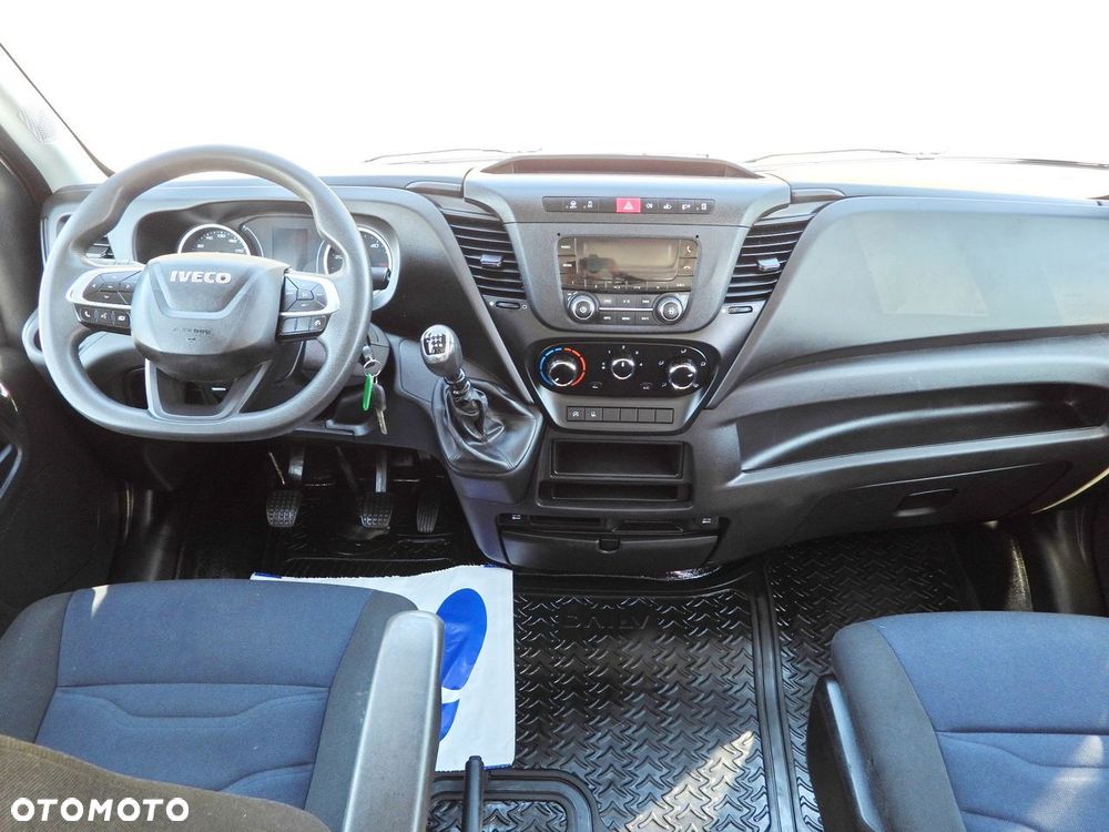 Iveco DAILY 35C14 WYWROTKA PODWÓJNA KABINA DOKA 6 MIEJSC TEMPOMAT BLIŹNIACZE KOŁA KLIMATYZACJA  140KM - 26