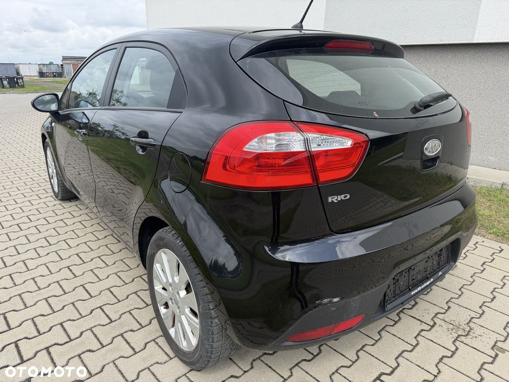 Kia Rio - 3