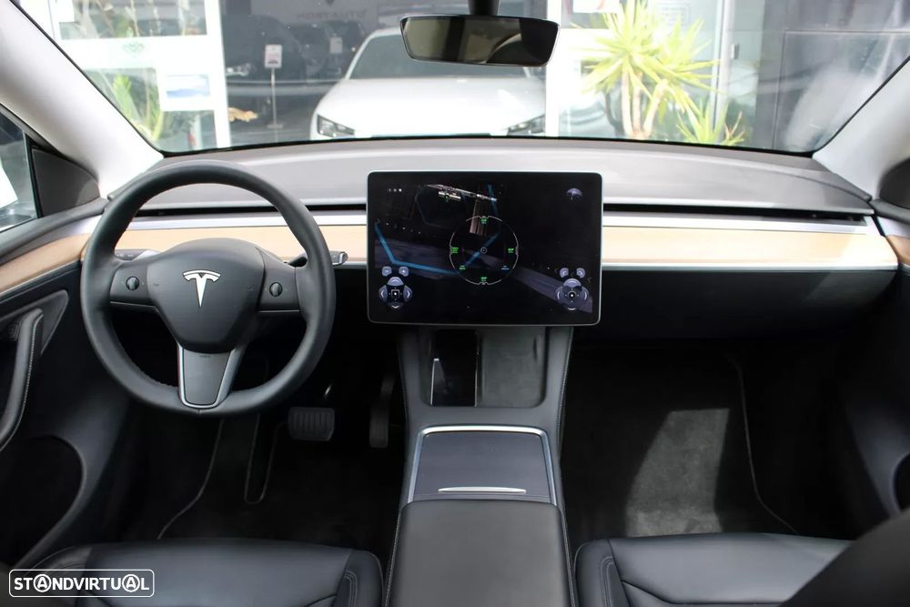 Tesla Model Y Standard — fotografia 5
