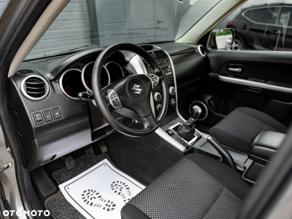 Suzuki Grand Vitara 2.0 Comfort + Family - 15