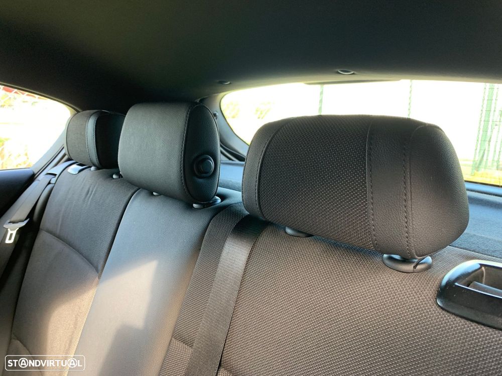 BMW 118 d Pack M - 15