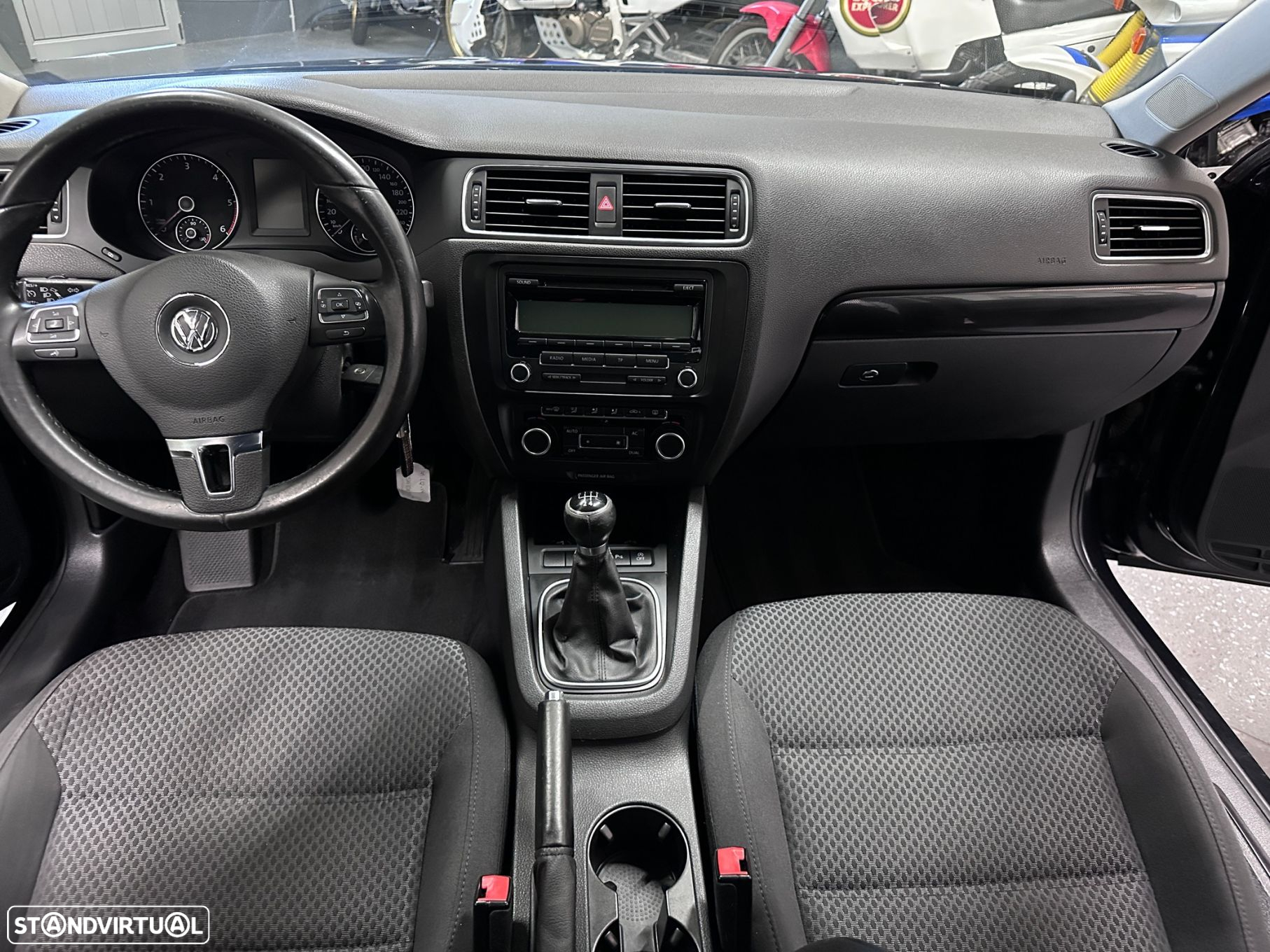 VW Jetta 1.6 TDi Confortline - 20