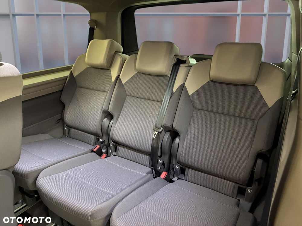 Volkswagen Multivan - 16