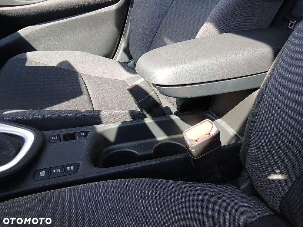 Toyota Yaris Hybrid 1.5 Comfort - 36