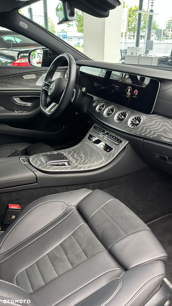 Mercedes-Benz CLS 300 d 4-Matic AMG - 8