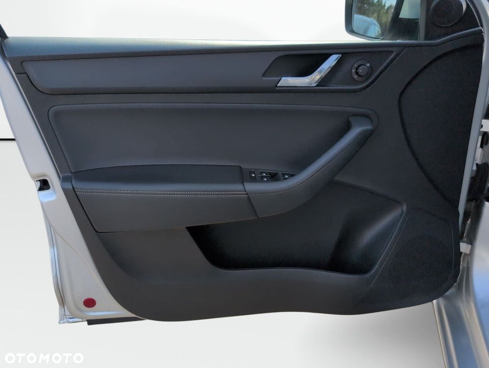 Skoda RAPID 1.2 TSI Ambition - 18