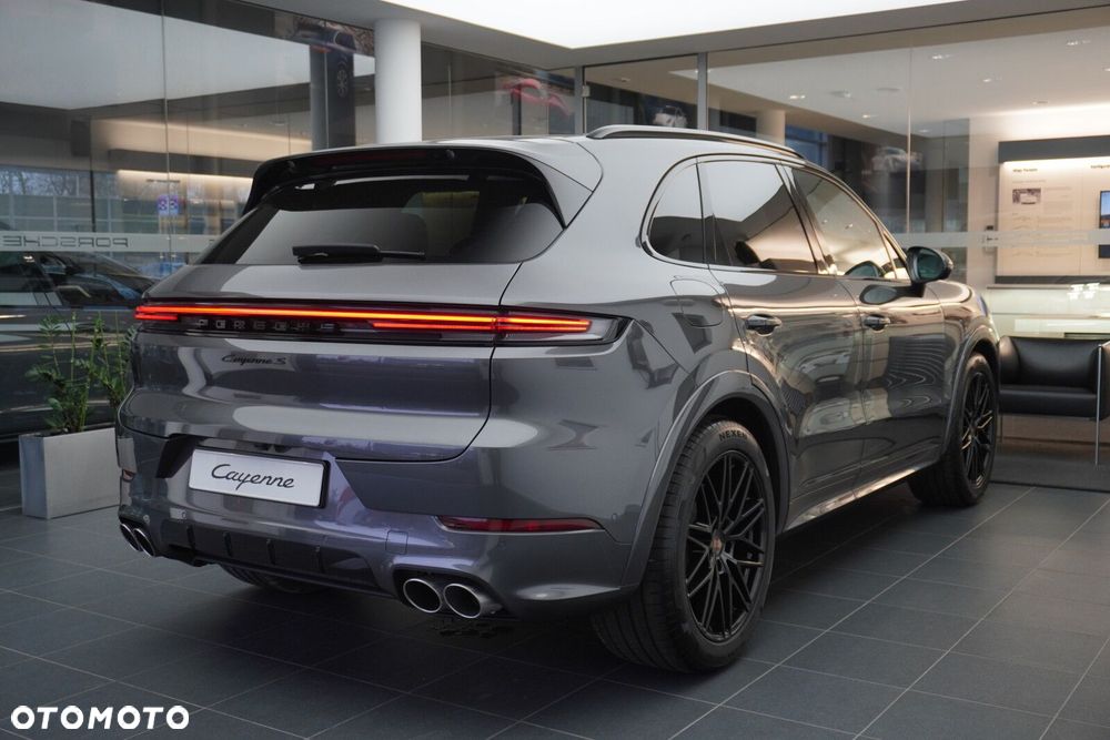 Porsche Cayenne S - 11