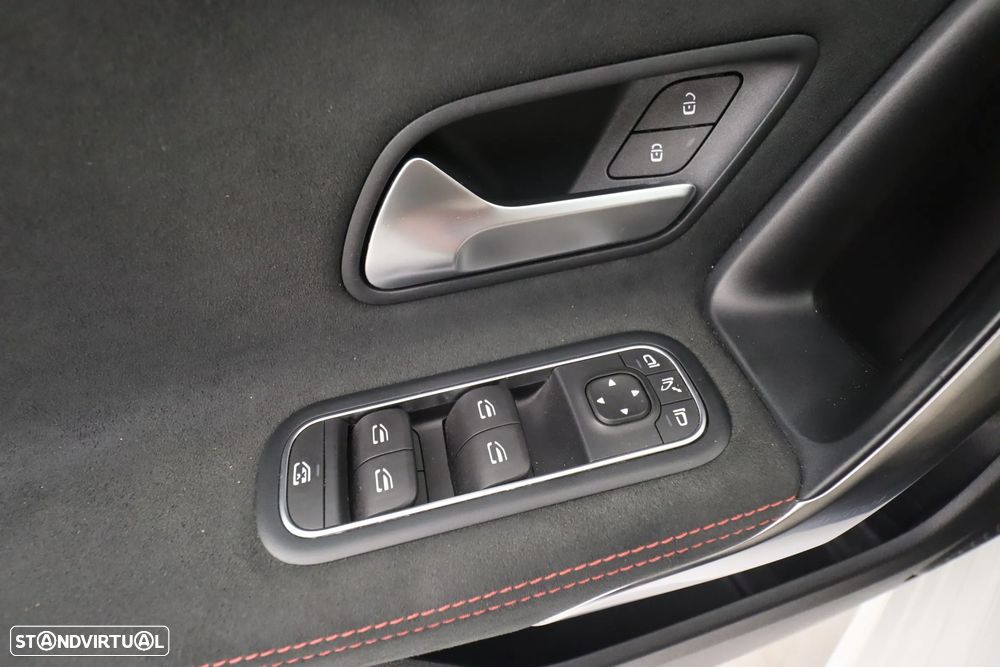 Mercedes-Benz A 160 AMG Line - 23
