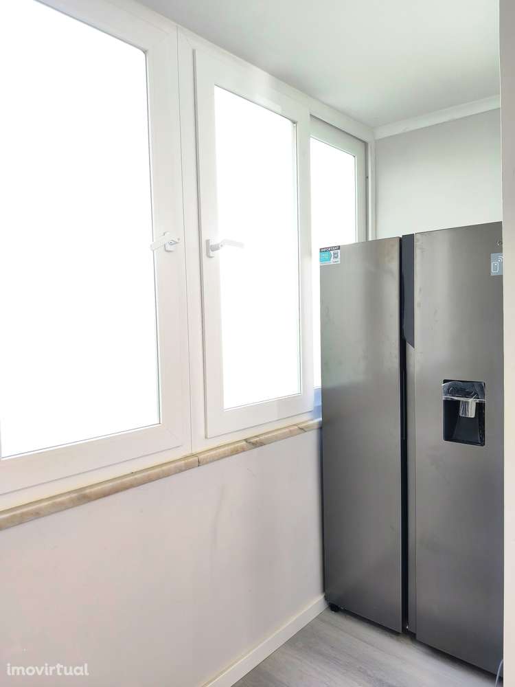 T2 Em Benfica, Totalmente Remodelado, Como Novo, Cozinha Equipada - Grande imagem: 3/20