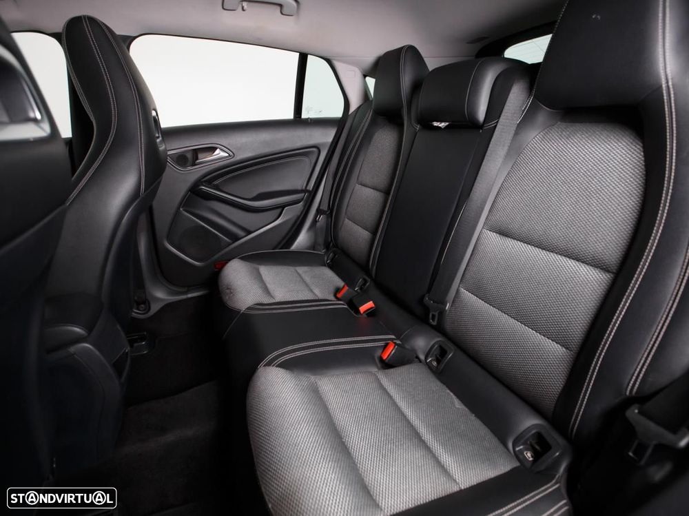 Mercedes-Benz CLA 180 d Shooting Brake - 9