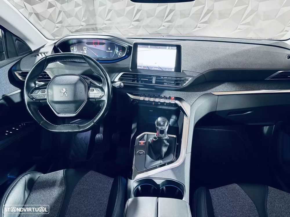 Peugeot 3008 1.2 PureTech Allure - 32