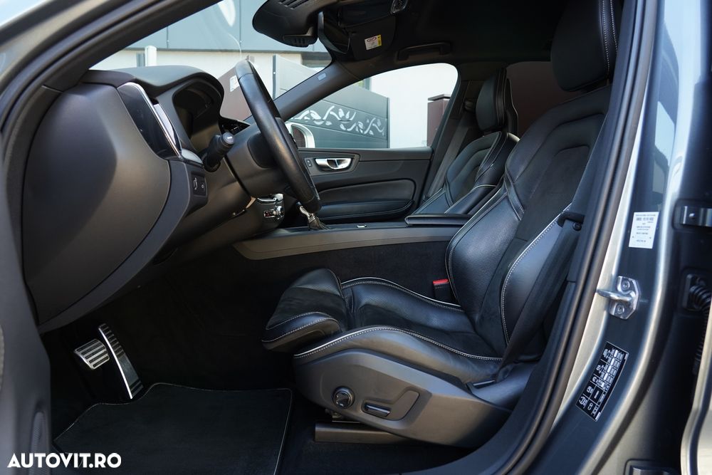 Volvo XC 60 D5 AWD Geartronic RDesign - 12