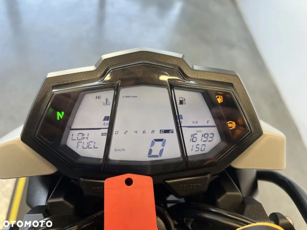 Yamaha MT - 24