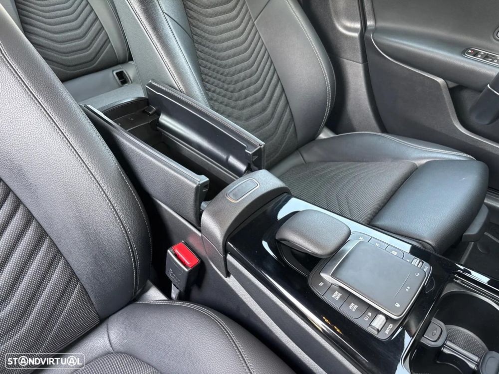 Mercedes-Benz A 250 — fotografia 18