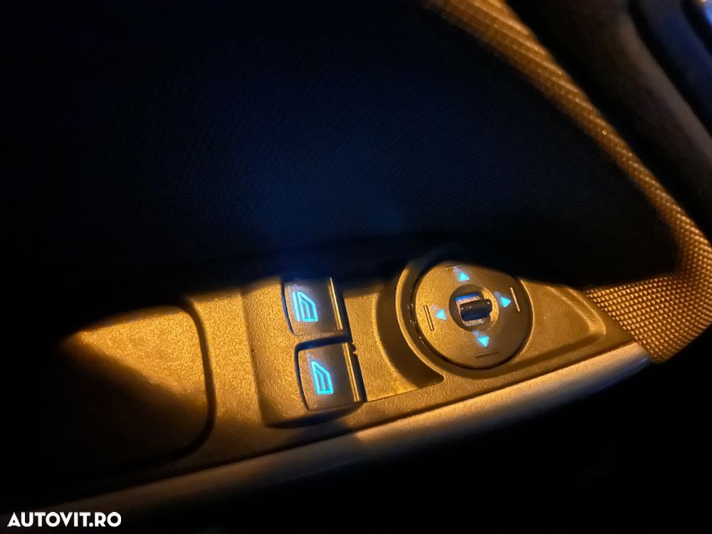 Ford Focus - 22