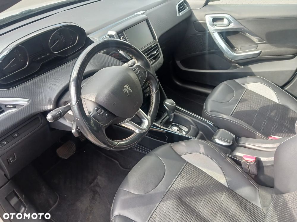 Peugeot 2008 1.2 Pure Tech Allure S&S EAT6 - 7
