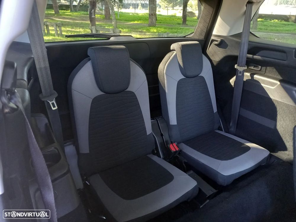 Citroën C4 Picasso - 24