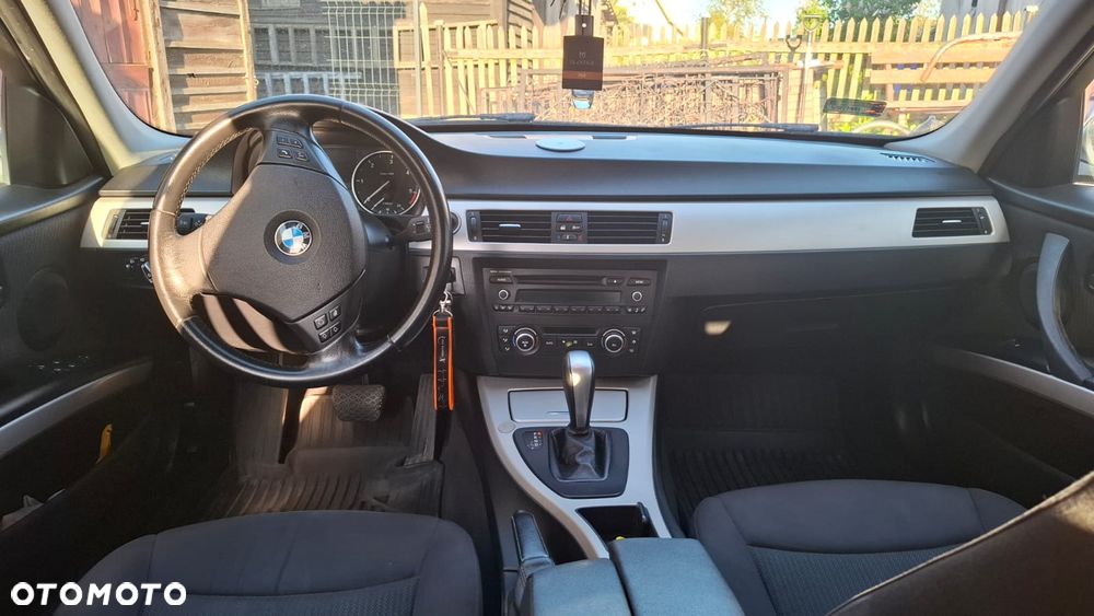 BMW Seria 3 318d - 12