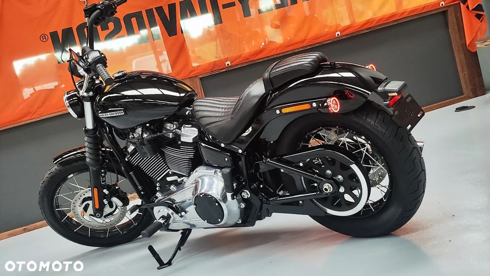 Harley-Davidson Softail Street Bob - 7