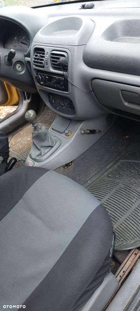 Renault Clio 1.2 - 8