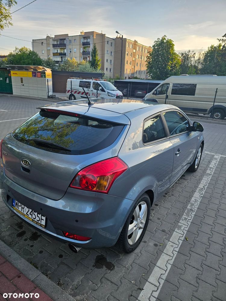 Kia Ceed - 5