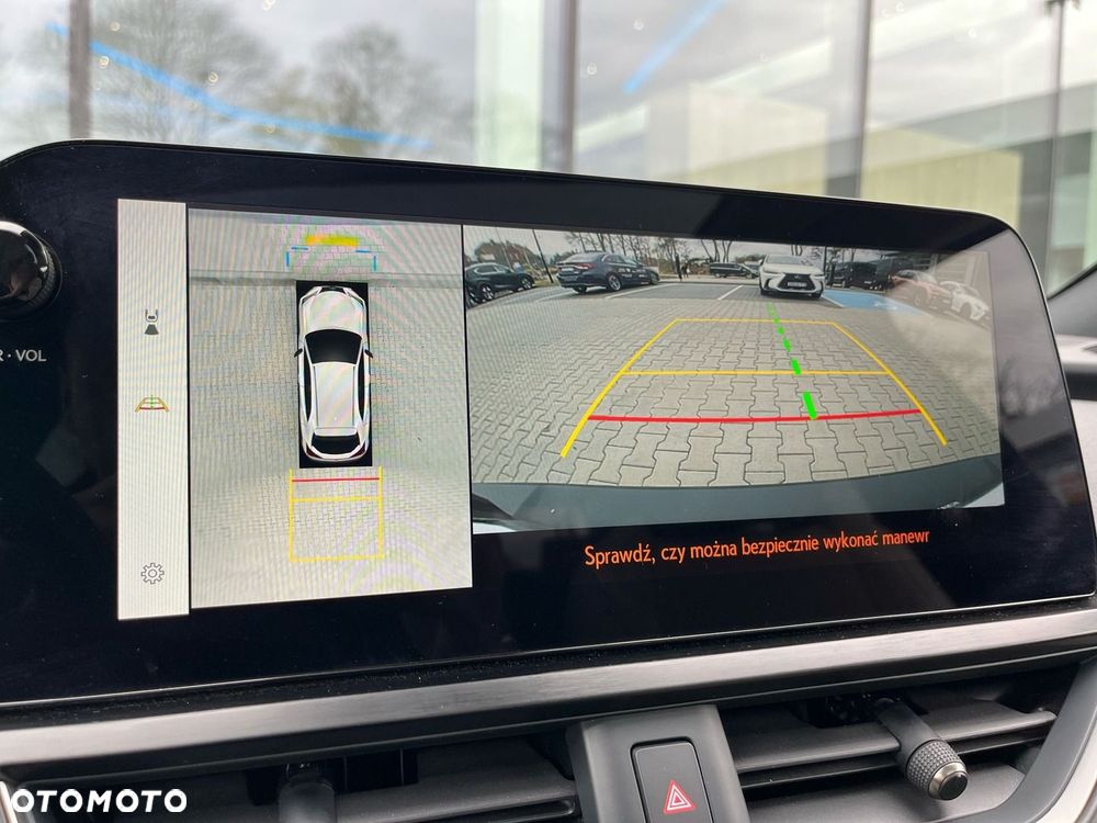 Lexus UX 300h Omotenashi AWD - 24