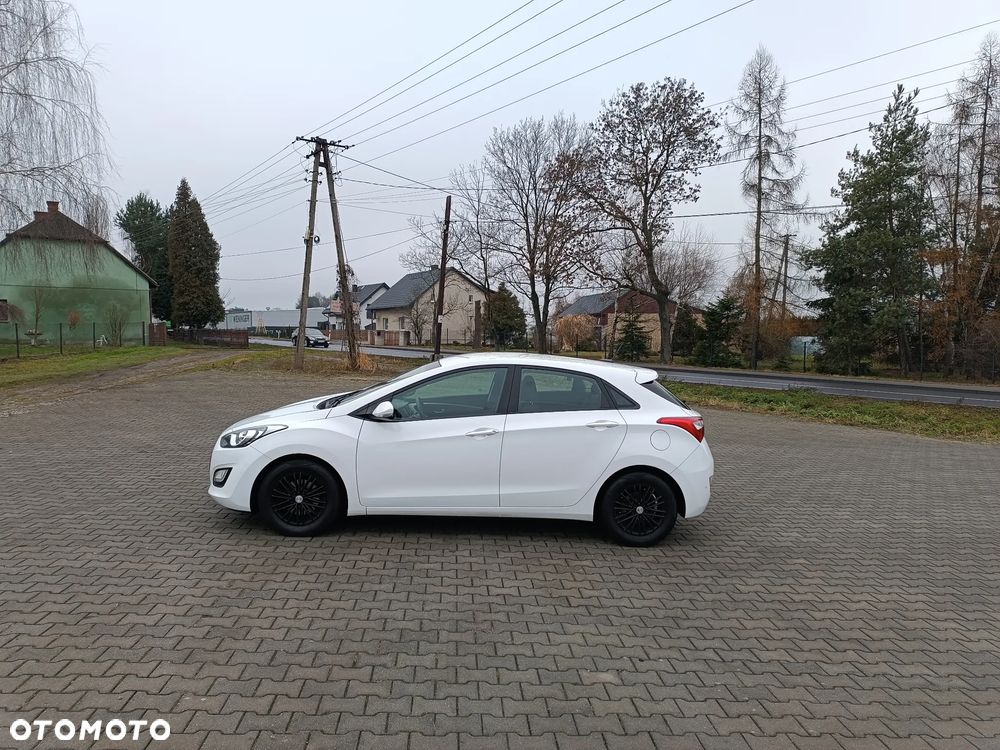 Hyundai i30 blue 1.6 CRDi Premium - 3