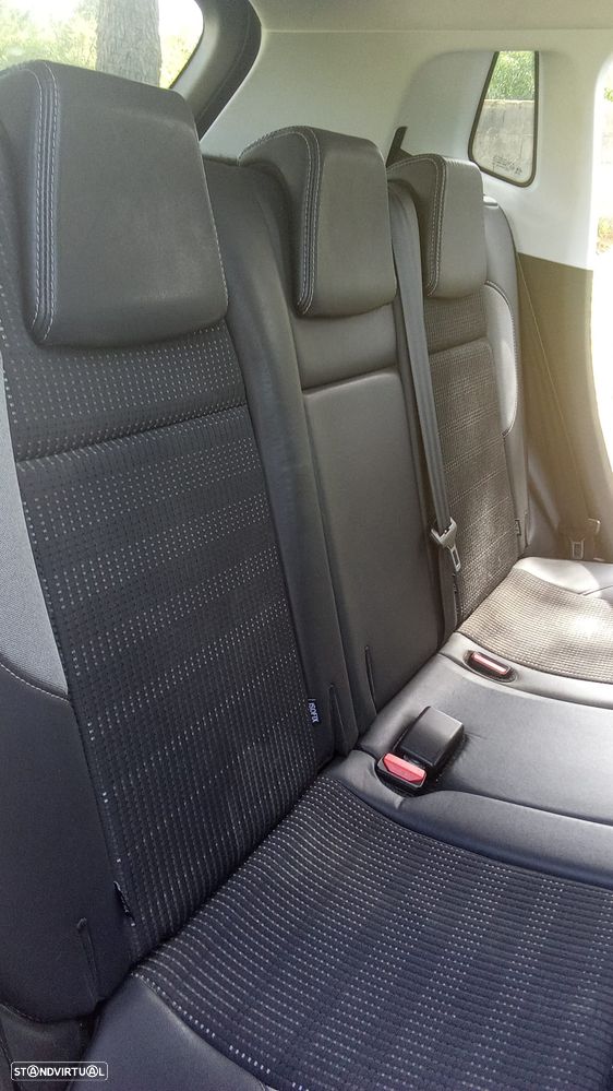 Peugeot 2008 1.6 e-HDi Allure - 20