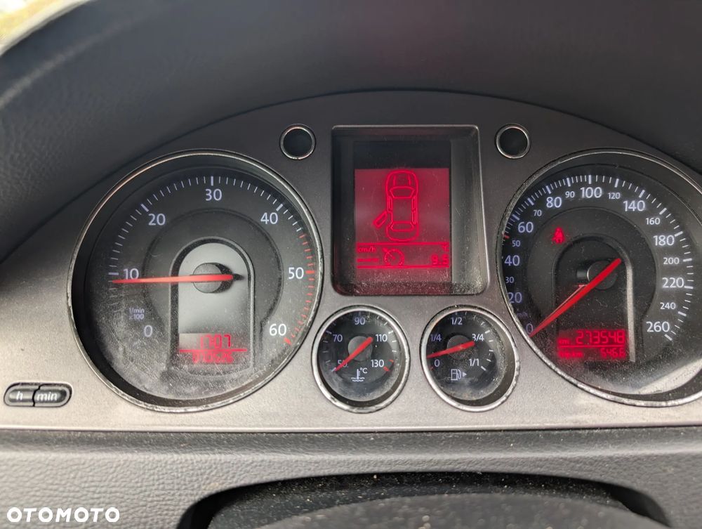Volkswagen Passat 1.9 TDI DPF BlueMotion - 10