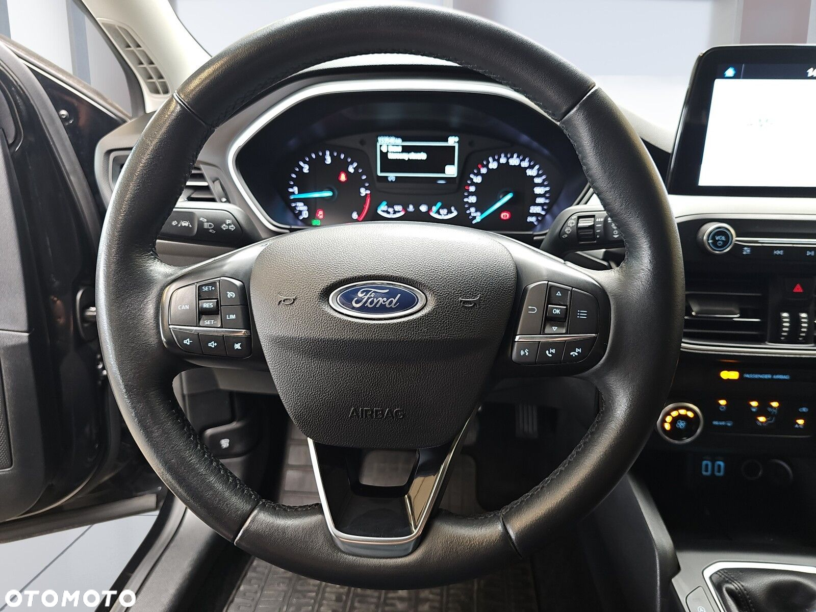 Ford Focus - 11