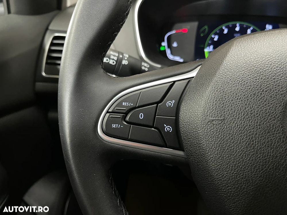 Renault Megane TCE 140 Equilibre - 17