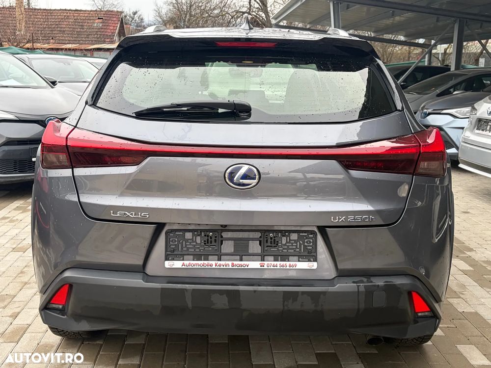 Lexus UX 250h Business Edition - 27