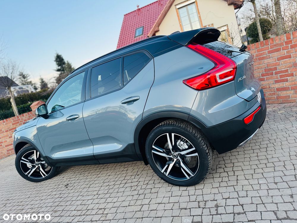 Volvo XC 40 D4 AWD Geartronic R-Design - 4