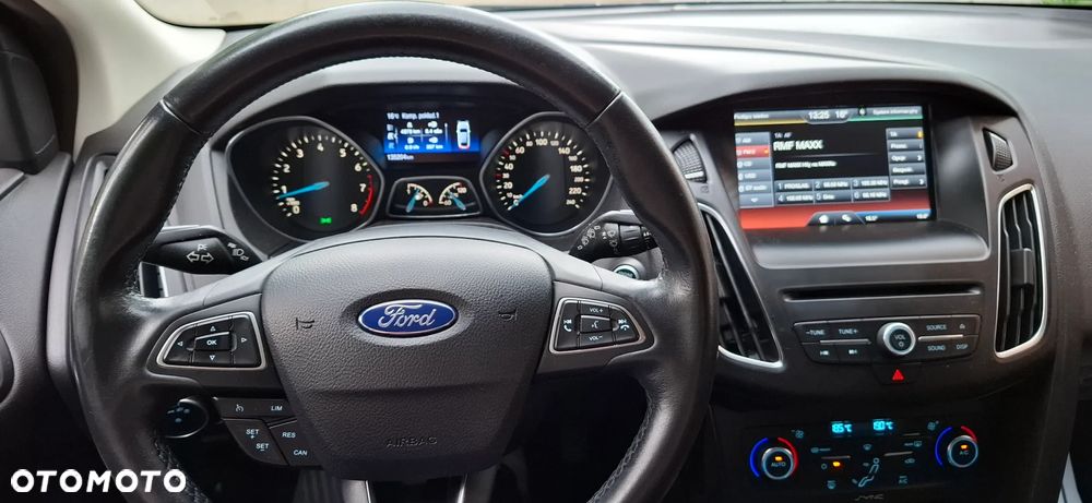 Ford Focus 1.5 EcoBoost Titanium ASS - 24