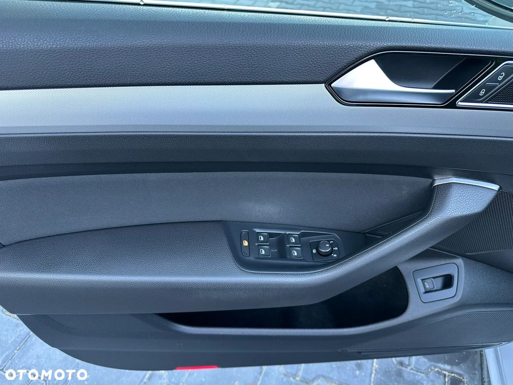 Volkswagen Passat - 27