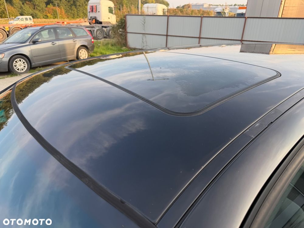 BMW Seria 3 318i - 10