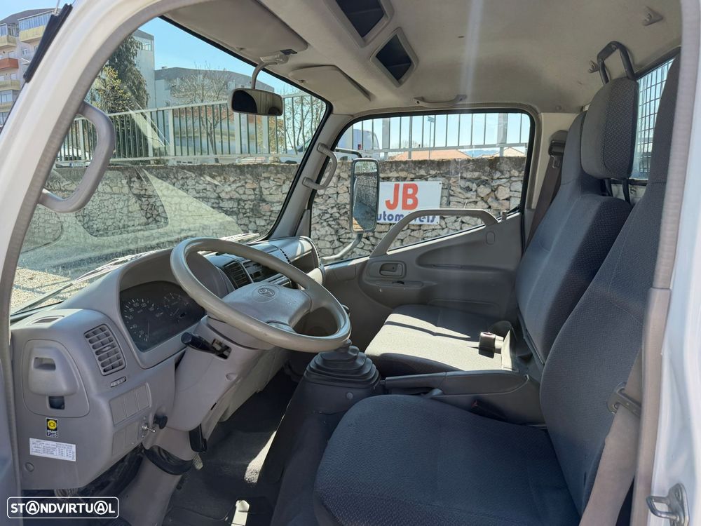 Toyota Dyna M D4-D 3LUG Tri-Basculante Nacional - 10