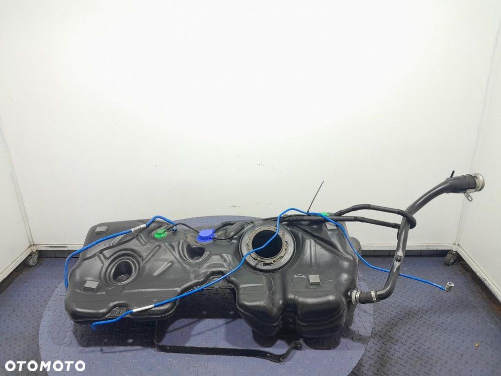 BMW 1 F40 2.0B 306 KM ZBIORNIK BAK PALIWA 7465135 - 1