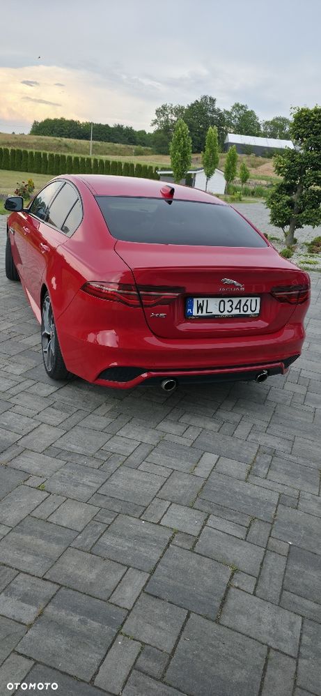 Jaguar XE - 4