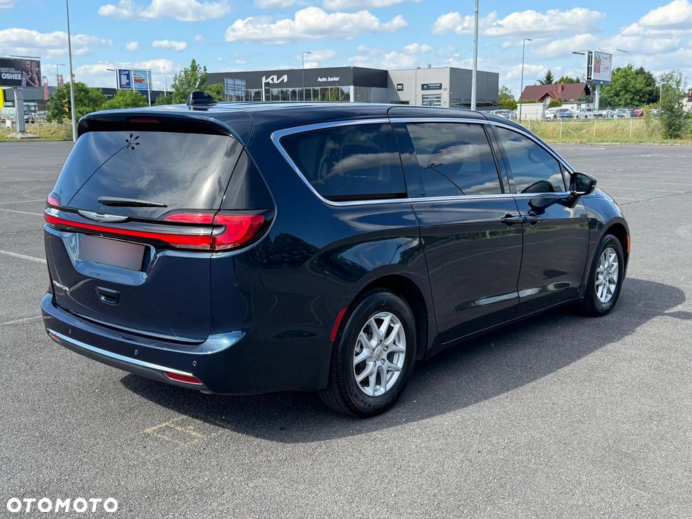 Chrysler Pacifica - 4