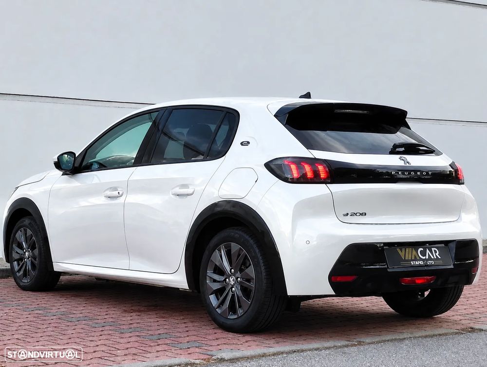 Peugeot e-208 Allure - 12