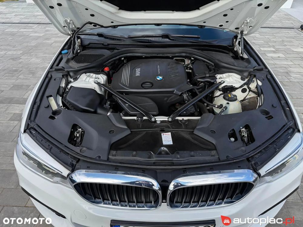 BMW Seria 5 520d M Sport sport - 8