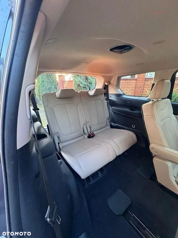 Jeep Grand Cherokee - 22