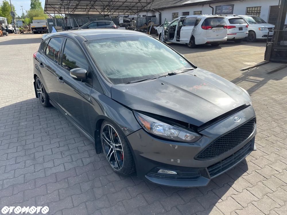 Ford Focus 2.0 EcoBoost ST - 2