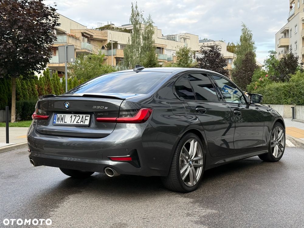 BMW Seria 3 330e M Sport - 5